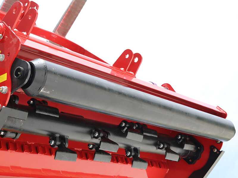 GeoTech Pro RMF140 - Trinciaerba per trattore - Serie medio-pesante - Reversibile - Spostamento idraulico