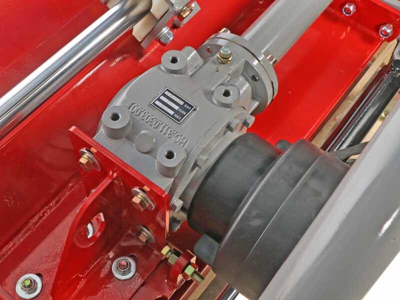 GeoTech Pro ESFM 180H - Trinciaerba per trattore - Serie medio-pesante - Spostamento idraulico