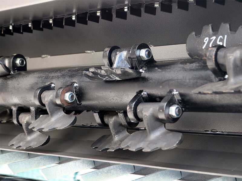 BlackStone BP 180 Hydro - Trinciaerba per trattore - Serie medio-pesante - Spostamento idraulico