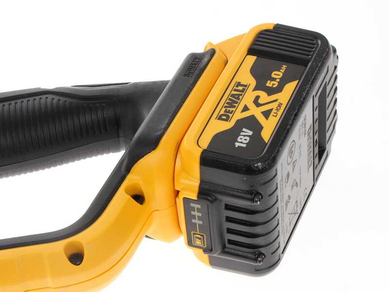 DeWalt DCMPH566P1-QW - Tagliasiepi elettrico su asta orientabile - Batteria 18V 5Ah