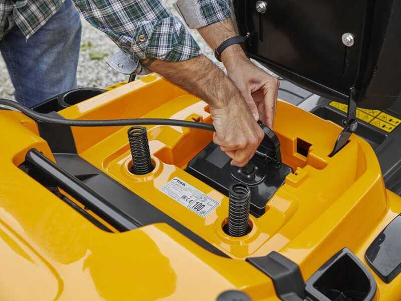 Stiga Tornado 7108e - Trattorino tagliaerba a batteria - Motore elettrico a batteria 48V/64Ah - scarico laterale