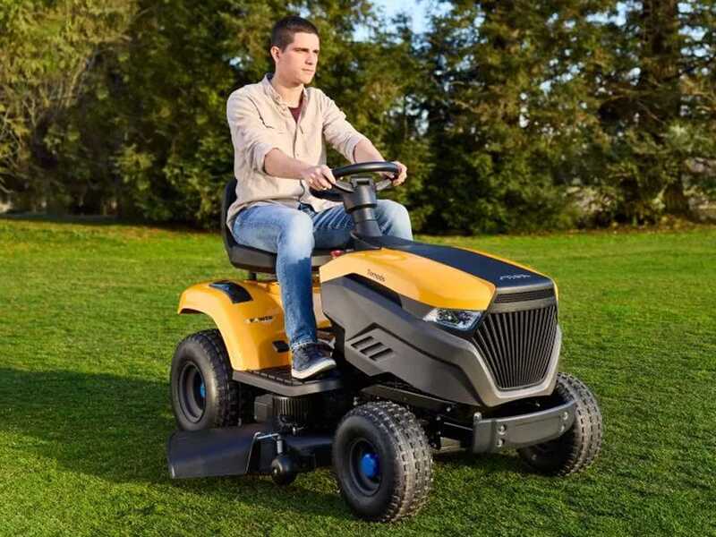Stiga Tornado 7108e - Trattorino tagliaerba a batteria - Motore elettrico a batteria 48V/64Ah - scarico laterale