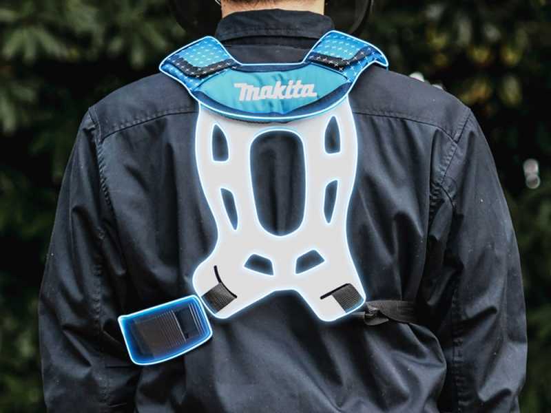 Makita UA004G - Potatore elettrico a batteria su asta telescopica da 40V 4Ah - Batteria e Caricabatteria inclusi