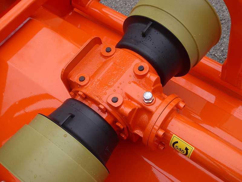 Trinciaerba per trattore R-MS 130 - Serie media - Reversibile - Spostamento idraulico
