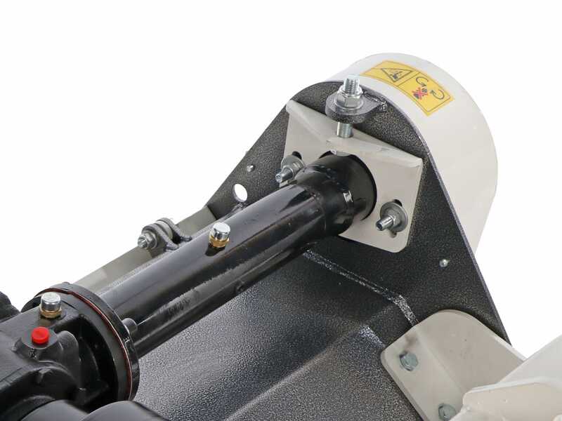 BlackStone RMOH 135 - Trinciaerba per trattore - Serie Media - Spostamento idraulico