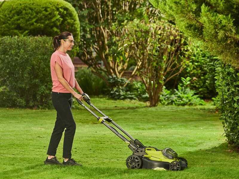 Ryobi RY18LMX40C-150 - Tagliaerba a batteria - Taglio 40 cm - 18V/5Ah