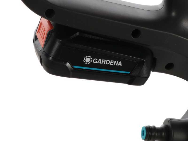 Gardena AquaBrush Compact 02/18V - Lavapavimenti a batteria - con starter kit 18V - 2.5Ah