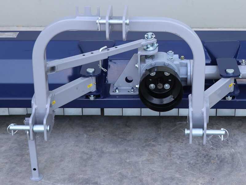 BullMach Maia 115 S - Trinciaerba per trattore con disco interfilare - Serie media - Spostamento manuale