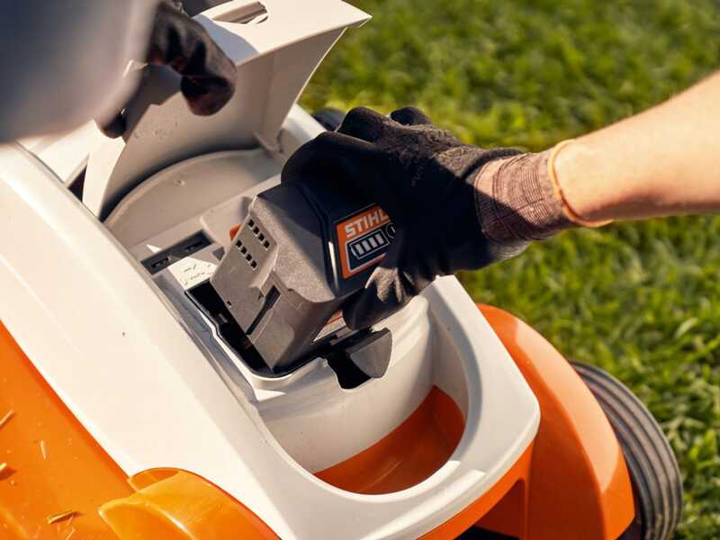STIHL RMA 239 C - Tagliaerba con batteria AK 30 S - 36V 5Ah - Taglio 37 cm
