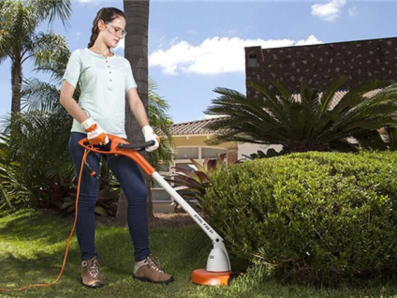 STIHL FSE 31 - Tagliabordi elettrico - 245 W