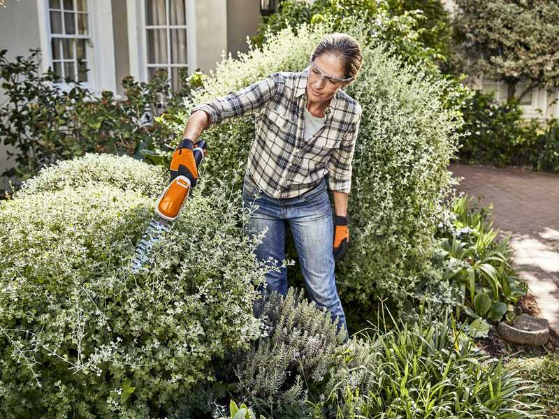 STIHL HSA 26 - Forbice tagliaerba con batteria AS - 10.8V 2.6Ah - Tagliasiepi