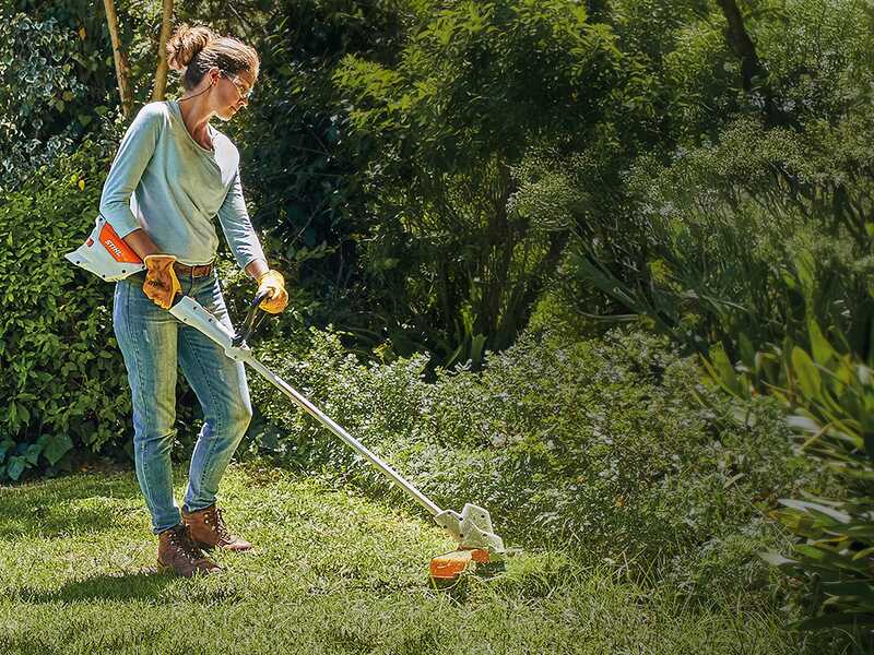 STIHL  FSA 57 - Decespugliatore a batteria - 36V - SENZA BATTERIA E CARICABATTERIA