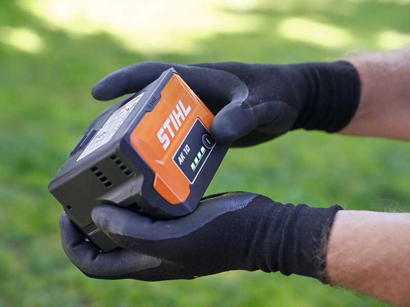 STIHL  FSA 57 - Decespugliatore a batteria - 36V - SENZA BATTERIA E CARICABATTERIA