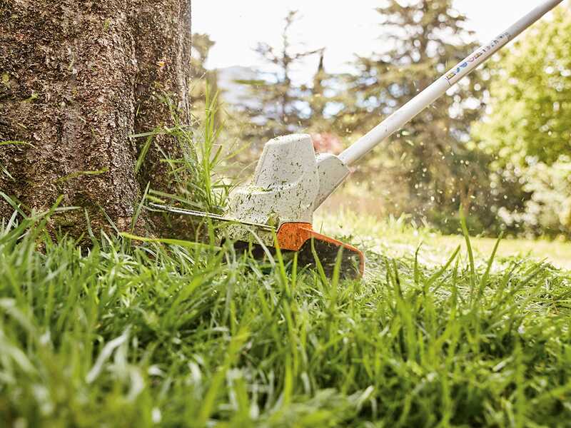 STIHL FSA 57 - Decespugliatore con batteria AK 10 - 36V 2Ah