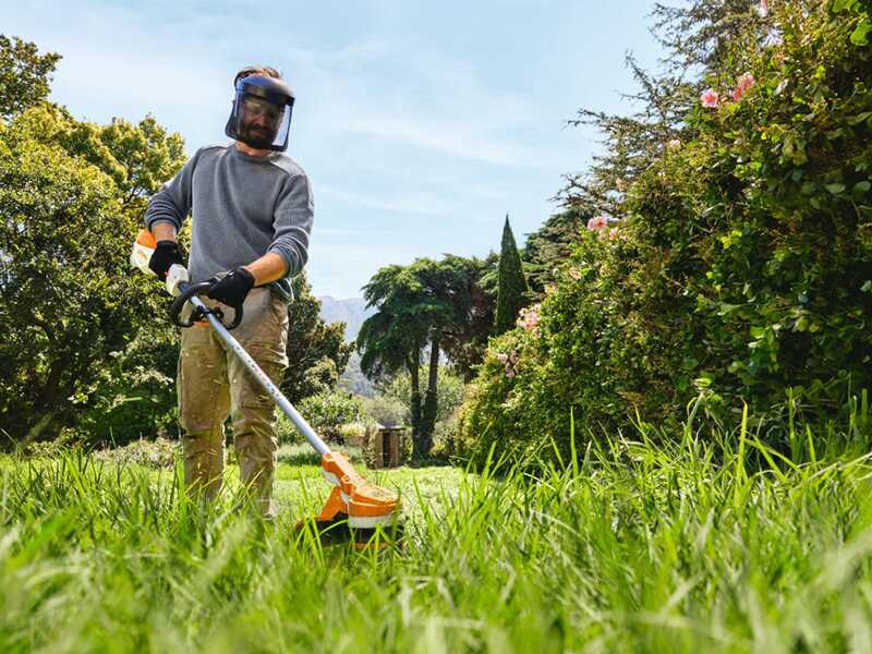 STIHL FSA 70 R - Decespugliatore con batteria AK 20 - 36V 4Ah