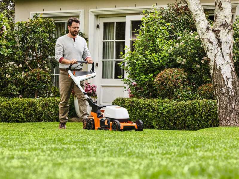 STIHL RMA 448 V - Tagliaerba semovente  a batteria 36V - Taglio 46 cm - SENZA BATTERIA E CARICABATTERIA