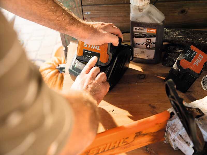 STIHL FSA 80 R - Decespugliatore con batteria AK 30 S - 36V 5Ah