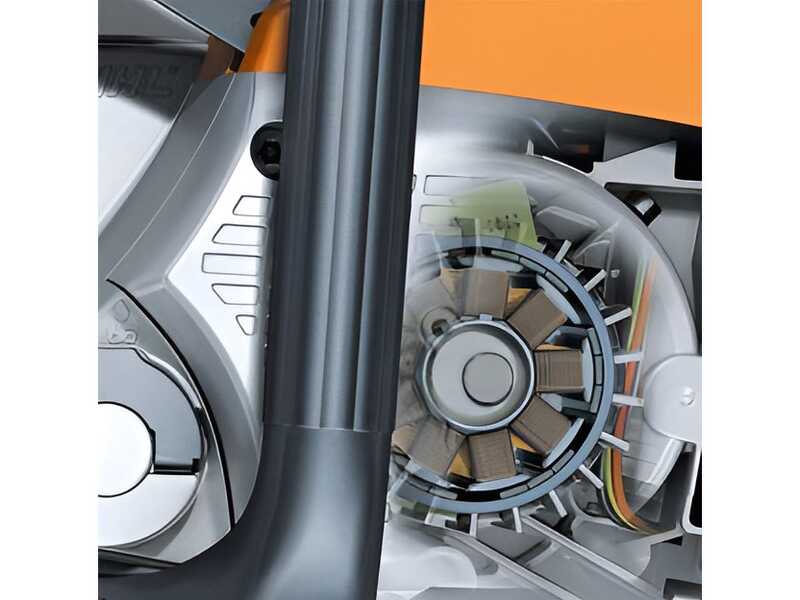 STIHL HTA 50 Set - Potatore su asta con 2 batterie AK 20 - 36V 4Ah