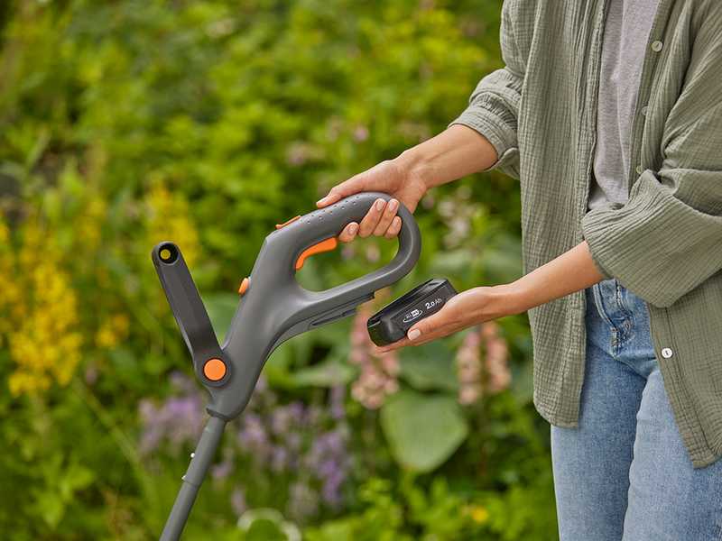 Gardena EasyTrim 25/18V P4A - Tagliabordi a batteria - 18V 2Ah