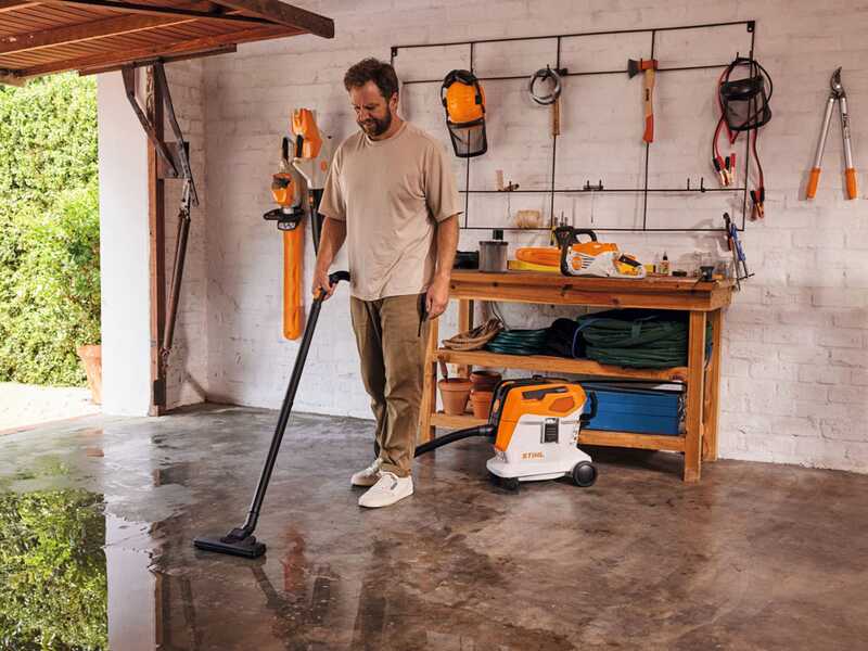STIHL SEA 60 L - Bidone aspiratutto con batteria AK 10 - 36V 2Ah