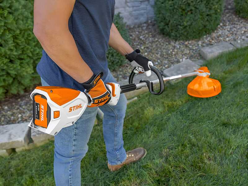 STIHL FSA 60 R - Decespugliatore con batteria AK 30 S - 36V 5Ah