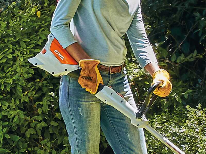 STIHL FSA 57 - Decespugliatore con batteria AK 20 - 36V 4Ah