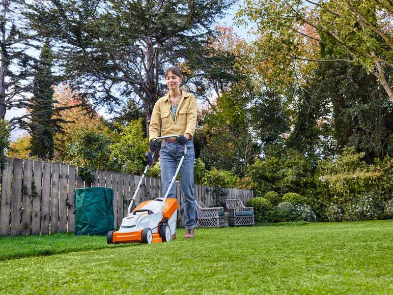 STIHL RMA 235 - Tagliaerba con batteria AK 30 S - 36V 5Ah - Taglio 33 cm