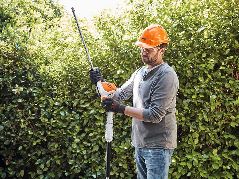 STIHL HLA 56 - Tagliasiepi su asta con batteria AK 10 - 36V 2Ah