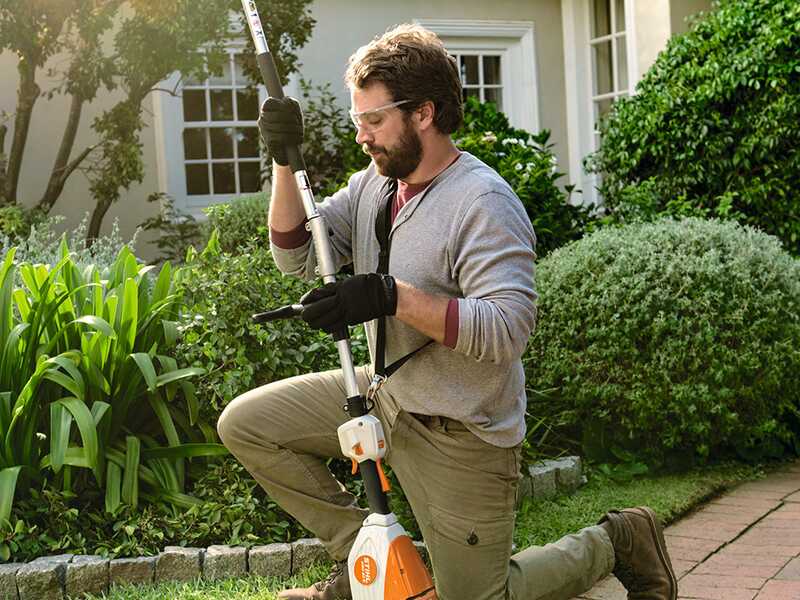 STIHL KMA 80 R - Motore Kombi con batteria AK 30 S - 36V 5Ah