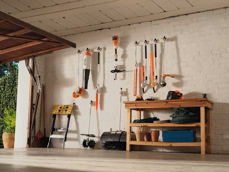 STIHL KMA 80 R - Motore Kombi con batteria AK 30 S - 36V 5Ah