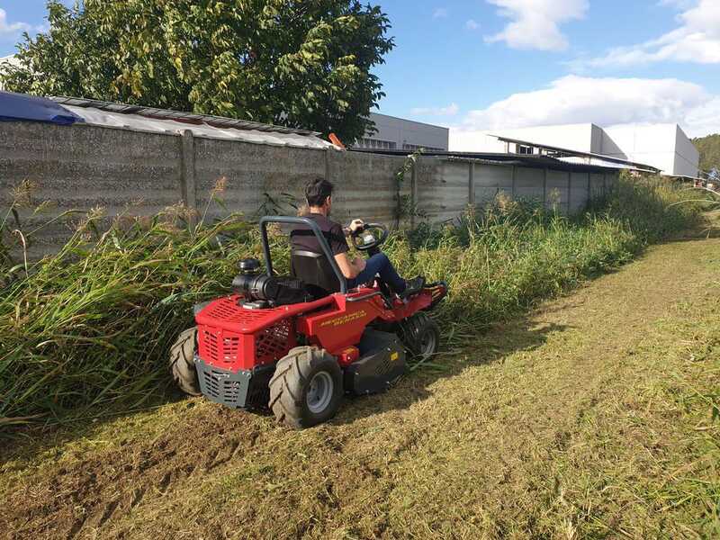 Meccanica Benassi FOX 110 4WD  - Trattorino trinciaerba sfalciatutto - Motore bicilindrico Briggs &amp; Stratton 810cc  - Trasmissione Idrostatica