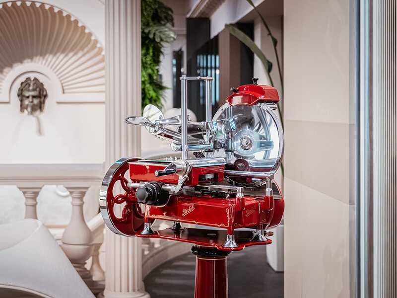 Berkel B2 Rossa - Affettatrice a volano con piedistallo - Lama in acciaio cromato da 265 mm