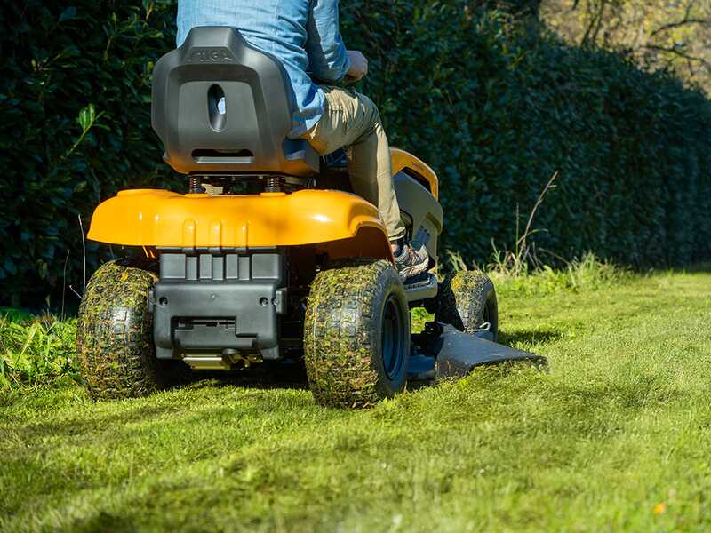 Stiga Tornado 5108e - Kit Trattorino tagliaerba con 2 moduli batteria ePower Pro da 56V/40Ah - Scarico laterale e mulching