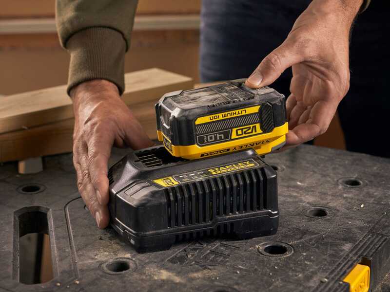 Starter kit STANLEY FATMAX V20 - Batteria 18V/4Ah + Caricabatterie rapido