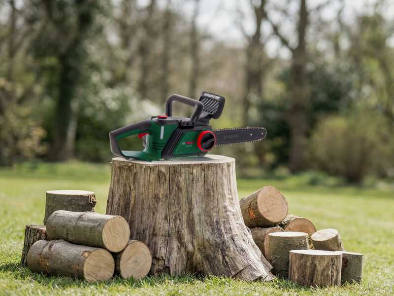 Bosch PKE18V-30-28 - Elettrosega a batteria da taglio - 18V 4Ah - Lama da 30cm