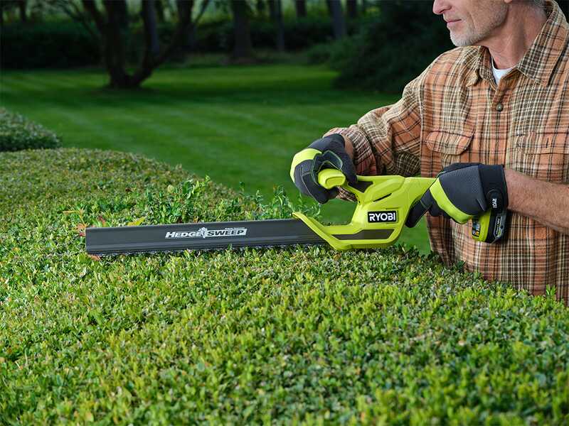 Ryobi RY18HT40B-0 - Tagliasiepi a batteria con lama da 40 cm - SENZA BATTERIE E CARICABATTERIE