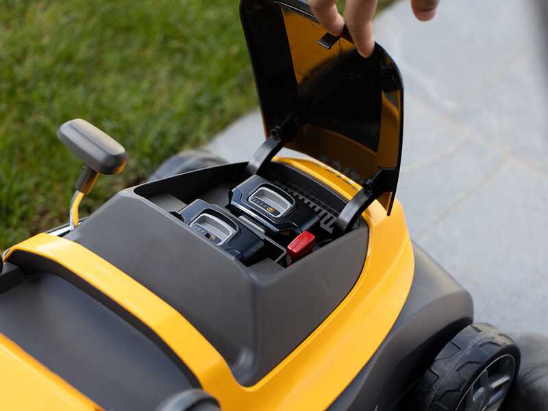 Stiga Collector 136e Kit + GT 100e - Kit Tagliaerba a batteria + Tagliabordi a batteria - 40V - 2x 20V/2Ah