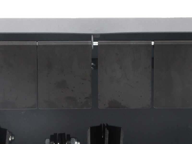 BlackStone RMH 45-212 - Trinciaerba a martelli - Motore a benzina 7 HP