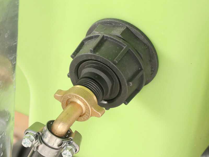 Seven Italy 600L - Gruppo botte irroratrice a trattore - Pompa APS71 - Colore verde