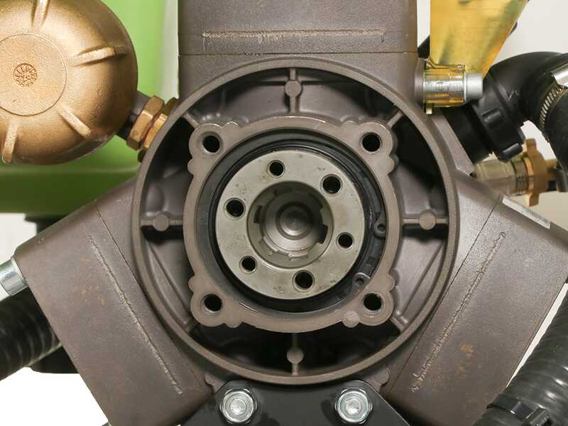 Seven Italy 600L - Gruppo botte irroratrice a trattore - Pompa APS71 - Colore verde