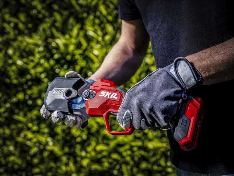 Skil 0620 CA - Forbice elettrica da potatura - 20V / 2.5Ah - Diametro di taglio 28mm