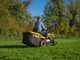 Stiga Estate 598e - Kit Trattorino tagliaerba con 1 modulo batteria ePower Pro da 56V/40Ah - Cesto di raccolta e mulching