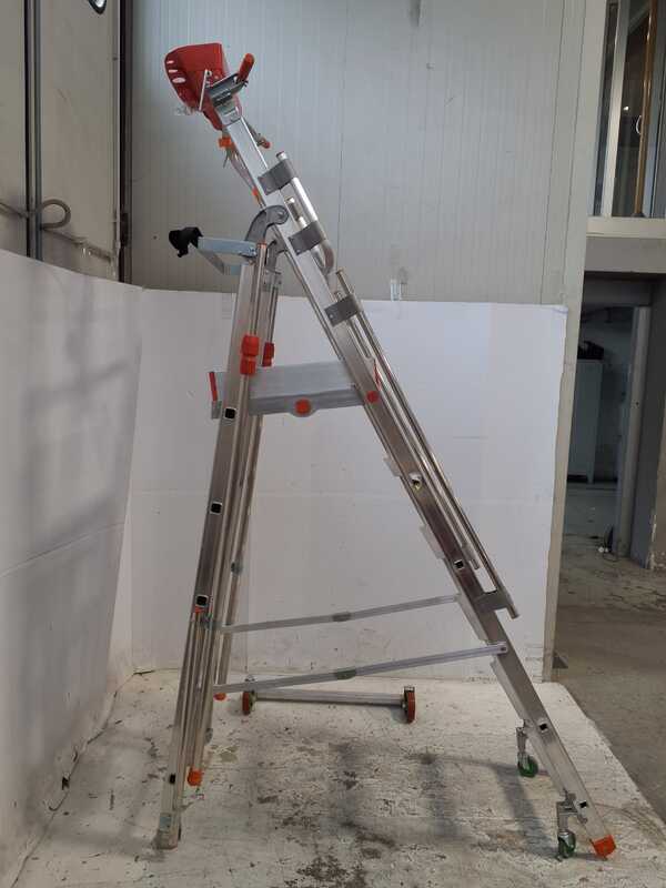OUTLET - DIFETTI ESTETICI - Facal Cast&agrave; CTA-6, 5 gradini, 2.60 m - Scala in alluminio pieghevole su ruote - Altezza stimata operativa 3.39 m