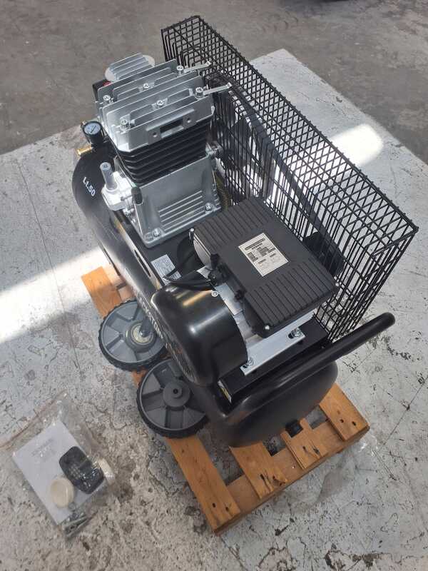 OUTLET - PICCOLI DIFETTI ESTETICI - BlackStone B-LBC 50-20 - Compressore aria elettrico a cinghia - Motore 2 HP - 50 lt