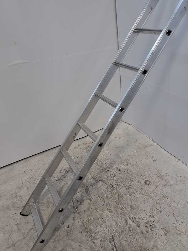 OUTLET - PICCOLI DIFETTI ESTETICI - Gierre AL610 - Scala agricola conica in alluminio - 8 gradini - 2.22 m - Altezza stimata operativa 3.16 m