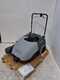 OUTLET - SENZA IMBALLO ORIGINALE - Nilfisk SW750 - Spazzatrice trazionata a batteria con cesto di raccolta 12V - 46Ah